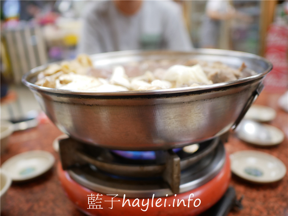 嘉義朴子/帝王食補薑母鴨狗尾雞-湯頭濃香且營養美味的薑母鴨撫慰了每位食客的心靈,滿滿人情味的嘉義在地美食!今天吃什麼/嘉義美食/嘉義朴子/朴子美食/薑母鴨/狗尾雞湯/養生補湯/中藥湯品/漢方藥膳湯/藍子愛美食 中式料理 國內旅遊 民生資訊分享 飲食集錦