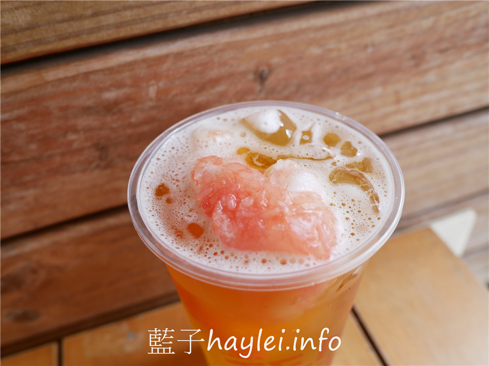 嘉義朴子/台灣第一味朴子海通店-高山青清冽爽口,新鮮水果入茶,喝起來果香濃郁好滋味,珍珠奶茶奶味十足,粉圓彈Q好吃,深得在地人喜愛~今天吃什麼/嘉義美食/朴子美食/嘉義茶飲店/嘉義手搖飲/朴子手搖飲推薦/健康茶飲/水果茶/藍子愛美食 中式料理 國內旅遊 攝影 民生資訊分享 飲食集錦