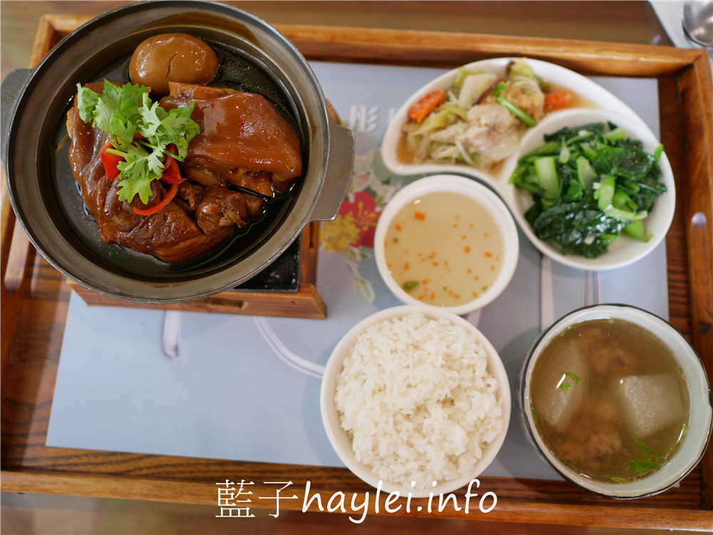 嘉義朴子/彤彤生活料理館-深耕嘉義的在地好味道,鮮美實在的麻辣烤魚鍋、軟嫩甜香的可樂冰糖豬腳推薦必點~今天吃什麼/嘉義美食/朴子美食/嘉義豬腳/嘉義麻辣烤魚/麻辣美食/豬腳美食/真材實料/在地人推薦/藍子愛美食 中式料理 國內旅遊 攝影 民生資訊分享 飲食集錦