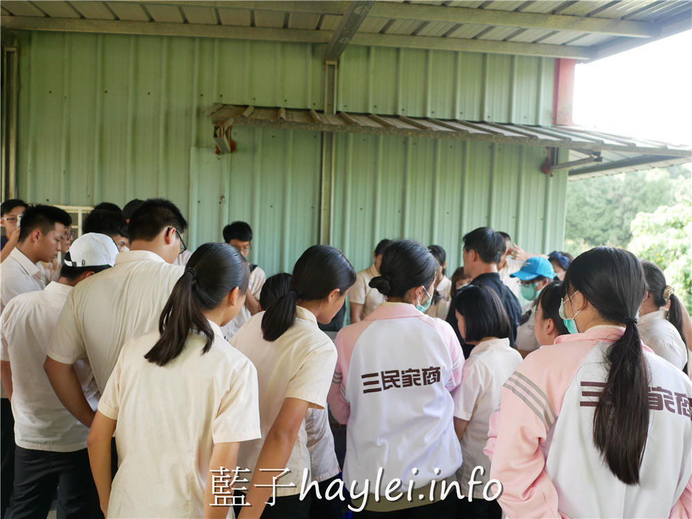 雲林古坑/谷泉咖啡莊園-MIT正港台灣咖啡在這啦!預約可體驗採收咖啡、日曬烘烤咖啡、品嘗咖啡等課程,是全台灣最知名的咖啡教育體驗農場,連星巴克、露易莎等咖啡品牌的員工教育訓練都擇址於此~今天吃什麼/雲林美食/雲林咖啡/古坑咖啡/荷苞山/專業咖啡體驗教育課程/藍子愛美食 健康養身 國內旅遊 攝影 民生資訊分享 自己動手做! 飲食集錦