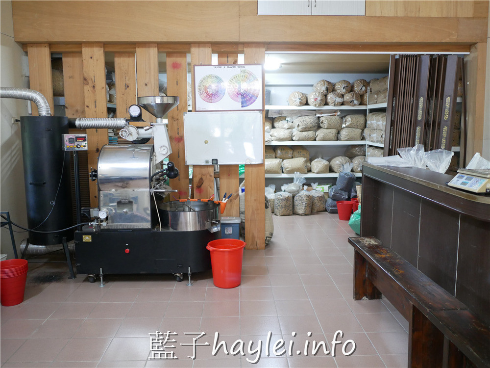雲林古坑/谷泉咖啡莊園-MIT正港台灣咖啡在這啦!預約可體驗採收咖啡、日曬烘烤咖啡、品嘗咖啡等課程,是全台灣最知名的咖啡教育體驗農場,連星巴克、露易莎等咖啡品牌的員工教育訓練都擇址於此~今天吃什麼/雲林美食/雲林咖啡/古坑咖啡/荷苞山/專業咖啡體驗教育課程/藍子愛美食 健康養身 國內旅遊 攝影 民生資訊分享 自己動手做! 飲食集錦