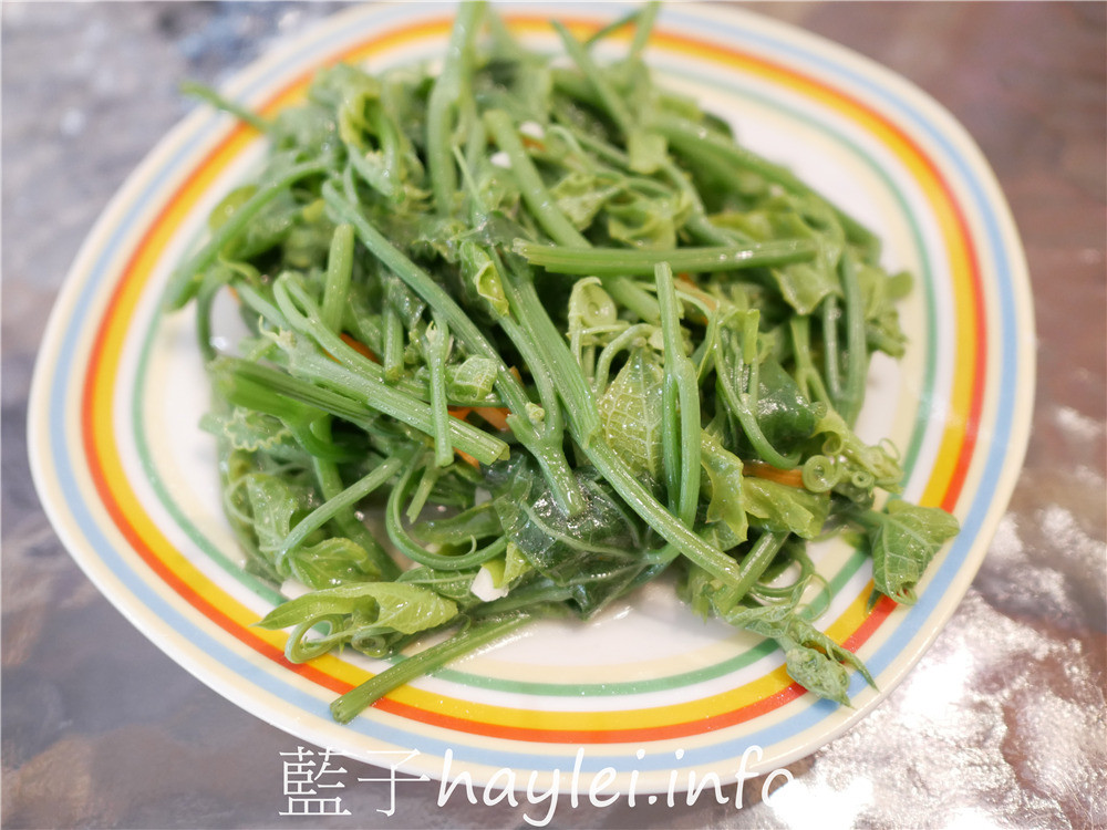 雲林古坑/阿嬤私房菜-阿嬤筍仔麵、狗尾草燉雞湯、香烤鹹豬肉、蒜味龍鬚菜跟招牌脆筍蛋都是必點手路菜，口味都非常好吃，華山必吃美食！今天吃什麼/台灣美食/雲林美食/雲林華山/華山美食/古早味美食/傳統美食/創意料理/台菜餐廳/合菜餐廳/藍子愛美食 中式料理 國內旅遊 攝影 民生資訊分享 飲食集錦 