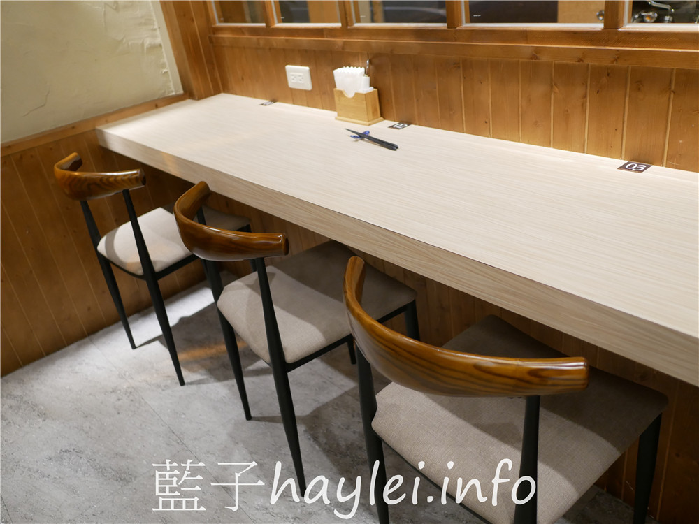 台南中西區/初幸居食屋-1280的和牛壽喜燒雙人套餐超級誘人,煎好的和牛沾上嫩滑的蛋液入口真是味蕾極致享受~今天吃什麼/台南美食/台南日式料理/台南和牛餐廳推薦/台南鍋物料理/日本料理店/壽喜燒美食/Sukiyaki/鋤燒/japanesefood/藍子愛美食 健康養身 國內旅遊 攝影 日式料理 民生資訊分享 飲食集錦