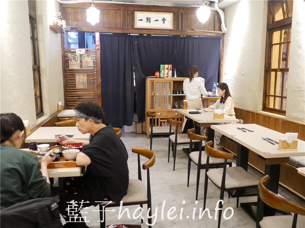 台南中西區/初幸居食屋-1280的和牛壽喜燒雙人套餐超級誘人,煎好的和牛沾上嫩滑的蛋液入口真是味蕾極致享受~今天吃什麼/台南美食/台南日式料理/台南和牛餐廳推薦/台南鍋物料理/日本料理店/壽喜燒美食/Sukiyaki/鋤燒/japanesefood/藍子愛美食 健康養身 國內旅遊 攝影 日式料理 民生資訊分享 飲食集錦