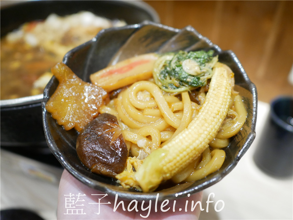 台南中西區/初幸居食屋-1280的和牛壽喜燒雙人套餐超級誘人,煎好的和牛沾上嫩滑的蛋液入口真是味蕾極致享受~今天吃什麼/台南美食/台南日式料理/台南和牛餐廳推薦/台南鍋物料理/日本料理店/壽喜燒美食/Sukiyaki/鋤燒/japanesefood/藍子愛美食 健康養身 國內旅遊 攝影 日式料理 民生資訊分享 飲食集錦