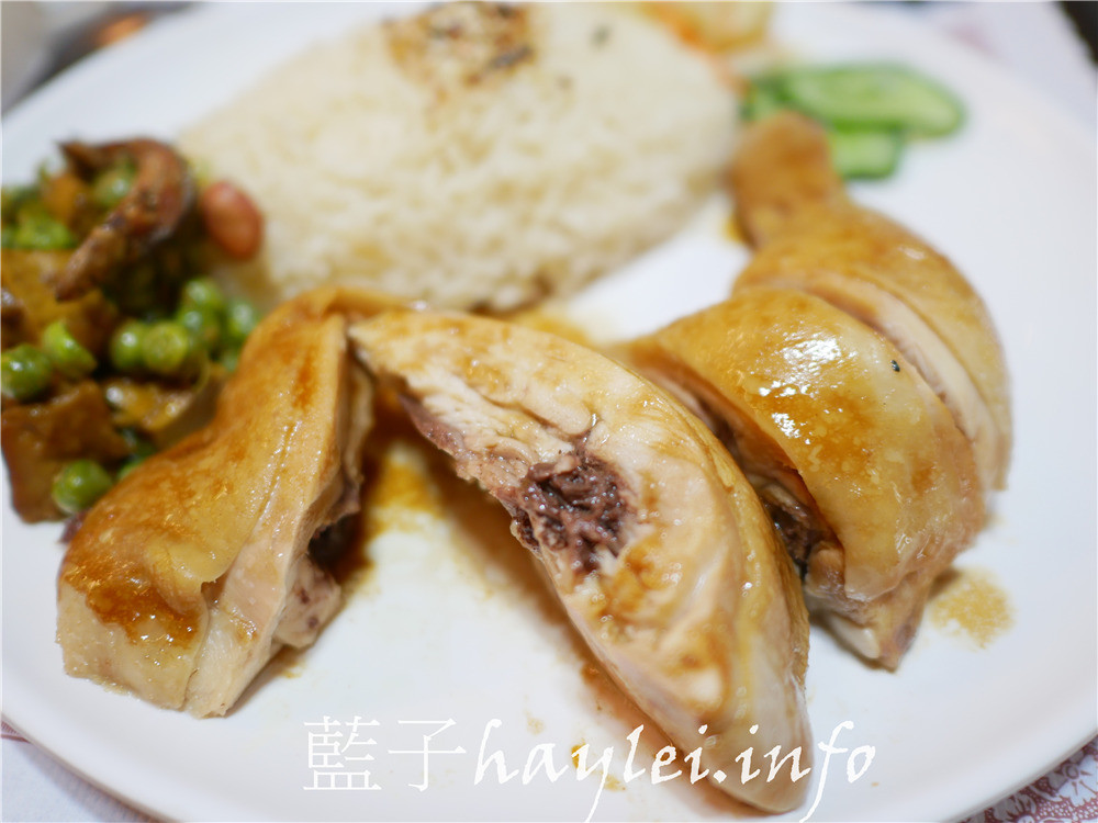 台南中西區/嘉洲食坊-滿溢星馬風情的台南在地好味道,選用星馬當地香料食材,有去新加坡的朋友都會回來說老闆的味道更濃郁美味呢!今天吃什麼/台南美食/台南異國料理/新加坡美食/海南雞飯/叻沙麵/肉骨茶/辣椒蝦/貓山王榴槤冰淇淋/藍子愛美食 中式料理 國內旅遊 攝影 民生資訊分享 飲食集錦