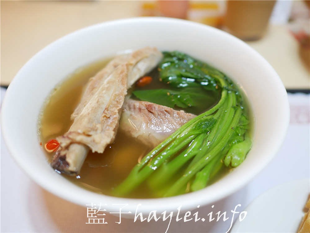 台南中西區/嘉洲食坊-滿溢星馬風情的台南在地好味道,選用星馬當地香料食材,有去新加坡的朋友都會回來說老闆的味道更濃郁美味呢!今天吃什麼/台南美食/台南異國料理/新加坡美食/海南雞飯/叻沙麵/肉骨茶/辣椒蝦/貓山王榴槤冰淇淋/藍子愛美食 中式料理 國內旅遊 攝影 民生資訊分享 飲食集錦
