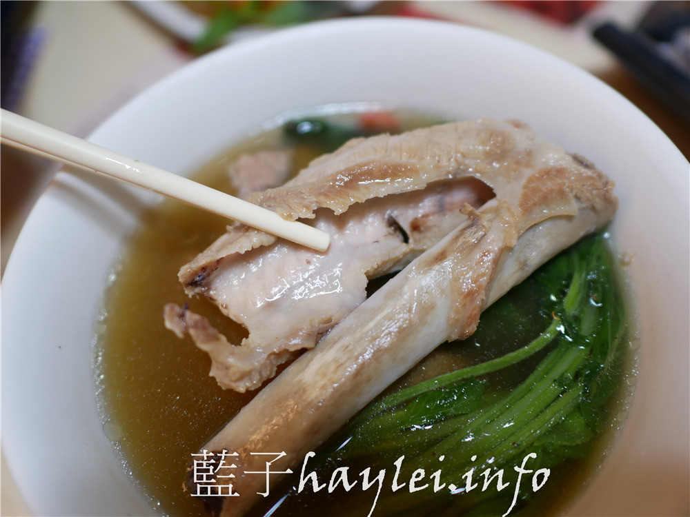 台南中西區/嘉洲食坊-滿溢星馬風情的台南在地好味道,選用星馬當地香料食材,有去新加坡的朋友都會回來說老闆的味道更濃郁美味呢!今天吃什麼/台南美食/台南異國料理/新加坡美食/海南雞飯/叻沙麵/肉骨茶/辣椒蝦/貓山王榴槤冰淇淋/藍子愛美食 中式料理 國內旅遊 攝影 民生資訊分享 飲食集錦