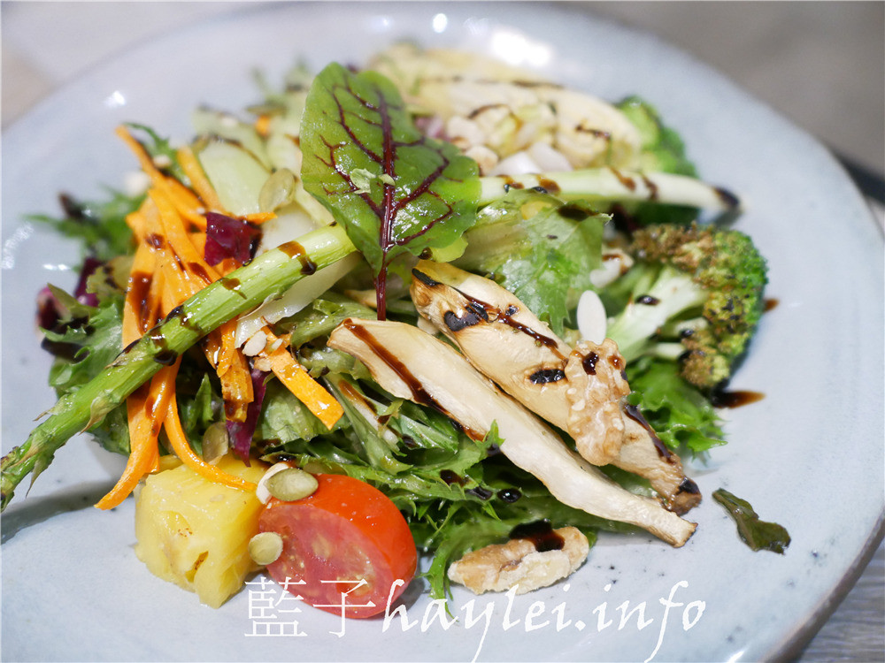 台南中西區/飲食客 In Stock-從早午餐、午餐、晚餐都一應俱全的創意料理，餐點樣樣真材實料、服務人員也非常親切，是間值得再訪的美味小店！今天吃什麼/台南美食/台南早午餐/台南簡餐店/台南創意料理/新鮮現做/現點現做/台南旅遊/老屋餐廳/藍子愛美食 國內旅遊 攝影 民生資訊分享 飲食集錦 