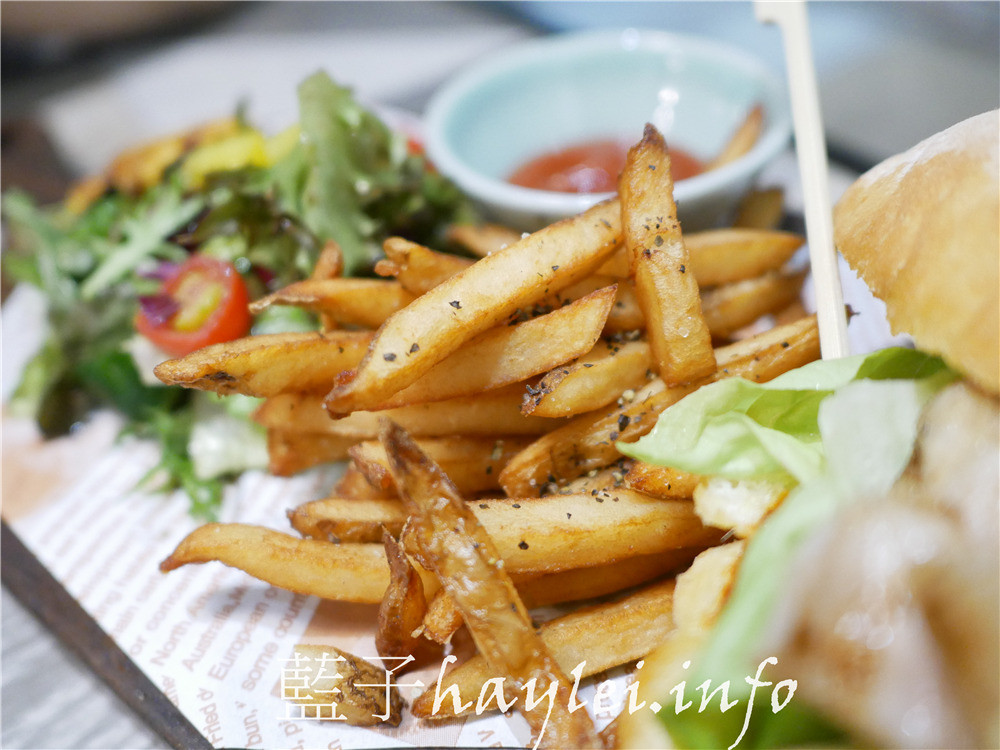 台南中西區/飲食客 In Stock-從早午餐、午餐、晚餐都一應俱全的創意料理，餐點樣樣真材實料、服務人員也非常親切，是間值得再訪的美味小店！今天吃什麼/台南美食/台南早午餐/台南簡餐店/台南創意料理/新鮮現做/現點現做/台南旅遊/老屋餐廳/藍子愛美食 國內旅遊 攝影 民生資訊分享 飲食集錦 