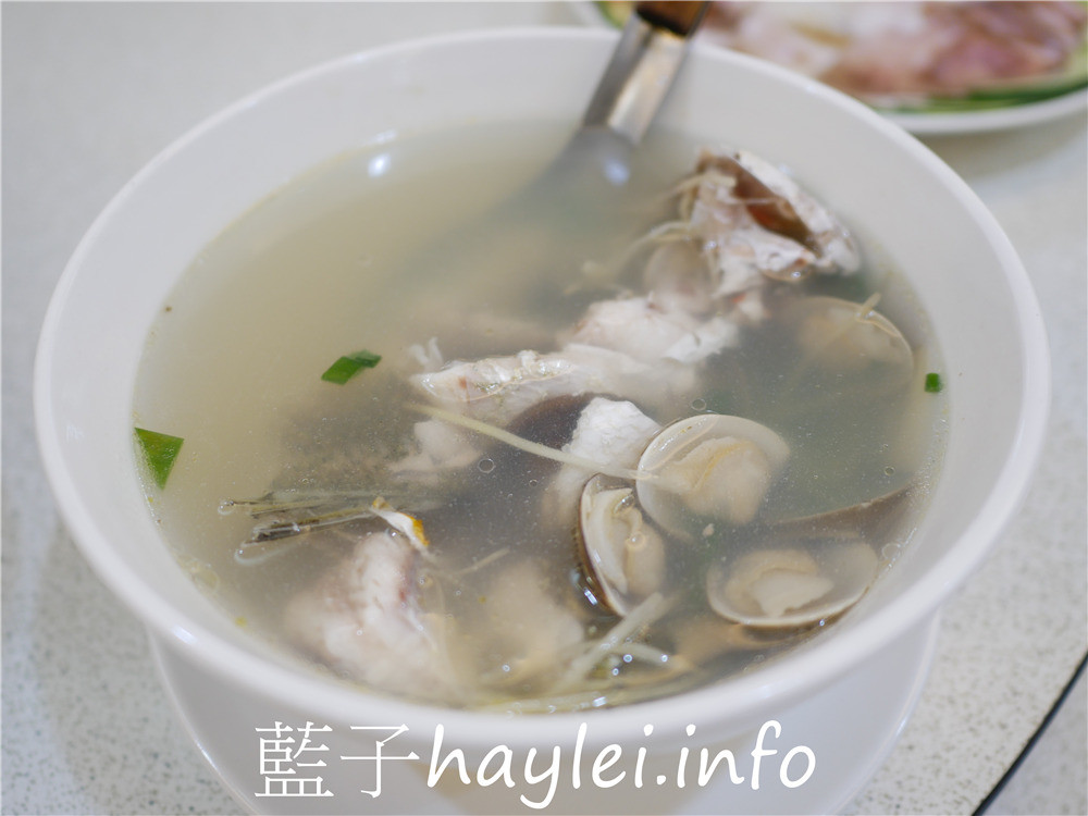台南東區/菊島海鱻屋-澎湖新鮮海味空運直送來台,道地鮮活好滋味,吸引眾多食客紛紛來訪~今天吃什麼/台南美食/台南海產店/海鮮熱炒餐廳/合菜餐廳/澎湖生鮮美食/澎湖花菜干/鮮魚湯/清蒸臭豆腐/澎湖透抽米粉湯/冰卷/藍子愛美食 未分類