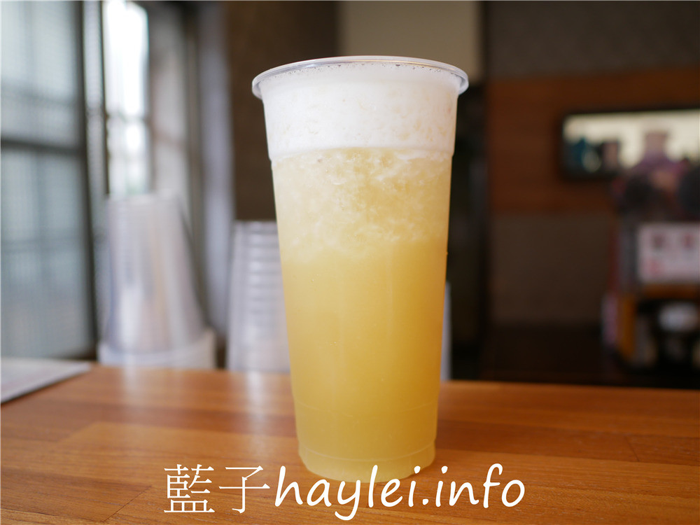 台南東區/紅糖水茶飲專賣店-馳騁在地十餘年的社區型小店，純正台糖二砂熬製飲品，入口甜香不反澀，平價美味，健康又好喝，在地人從小喝到大的好滋味！今天吃什麼/台南美食/台南飲品/台南下午茶/台南手搖飲/手搖飲推薦/十七號冰茶/冰桔茶/鳳梨青/藍子愛美食 中式料理 健康養身 國內旅遊 攝影 民生資訊分享 飲食集錦 