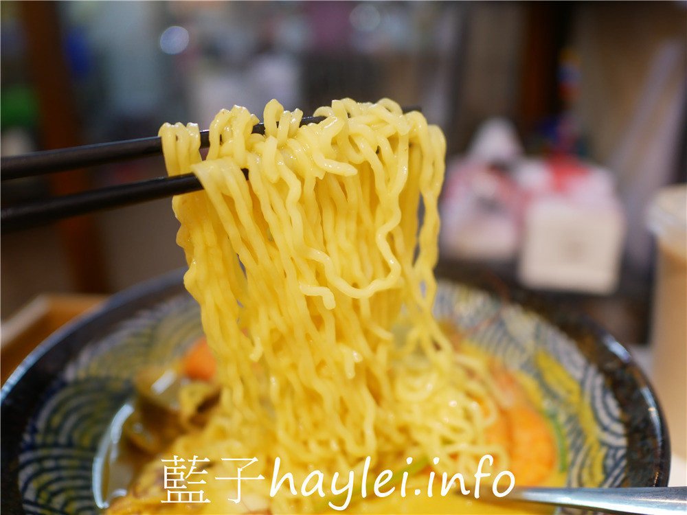 台南中西區/阿杰食堂2-泰式打拋豬肉飯人人推，加了薑黃的綠咖哩跟南洋叻沙湯，感覺特別營養美味！今天吃什麼/台南美食/台南小吃/台南特色美食/台南異國料理/東南亞美食/南洋料理/綠咖哩雞肉飯/南洋叻沙麵/台南旅遊/在地人推薦美食/南洋美食/藍子愛美食 國內旅遊 攝影 民生資訊分享 飲食集錦 