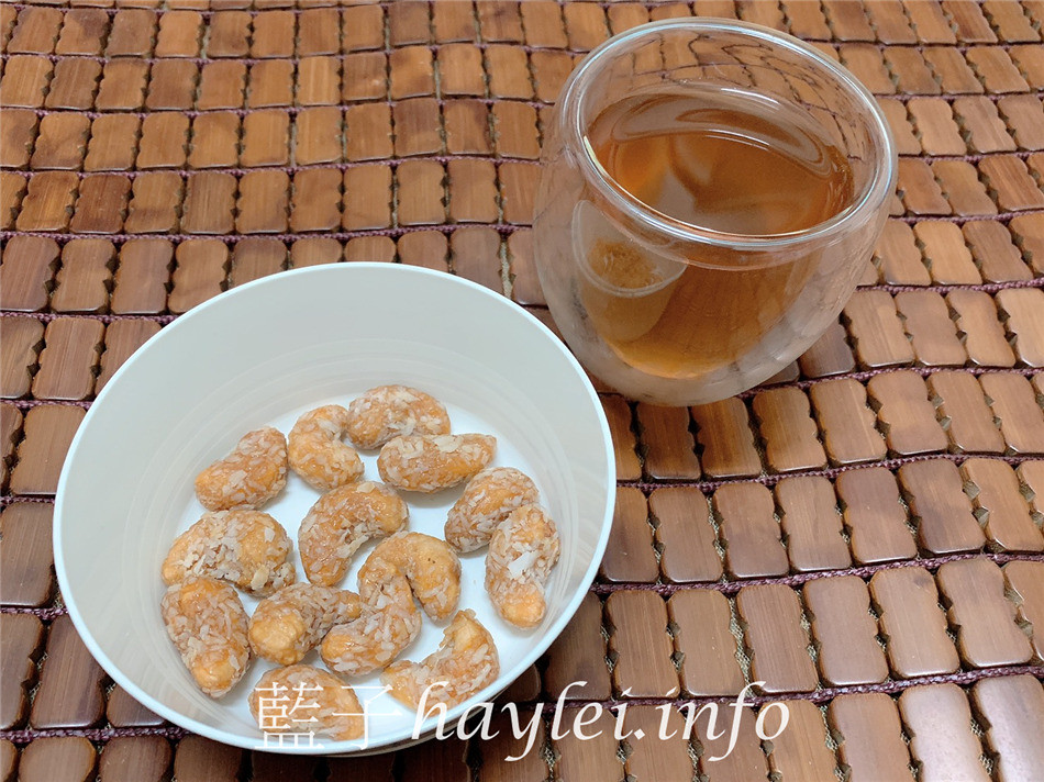 泰國TuaYim堅果/帝王腰果-低溫烘培保留營養,天然調味健康低負擔,密封包裝超加分,不論居家或外出都不怕溢味而招惹蟲蟻,很適合當郊遊零嘴或辦公室零食呢!宅配美食/泰國零食點心推薦/健康零食/天然堅果/腰果/海苔腰果/泰式酸辣腰果/椰子焦糖腰果/藍子愛美食 中式料理 健康養身 宅配食記 攝影 民生資訊分享 飲食集錦
