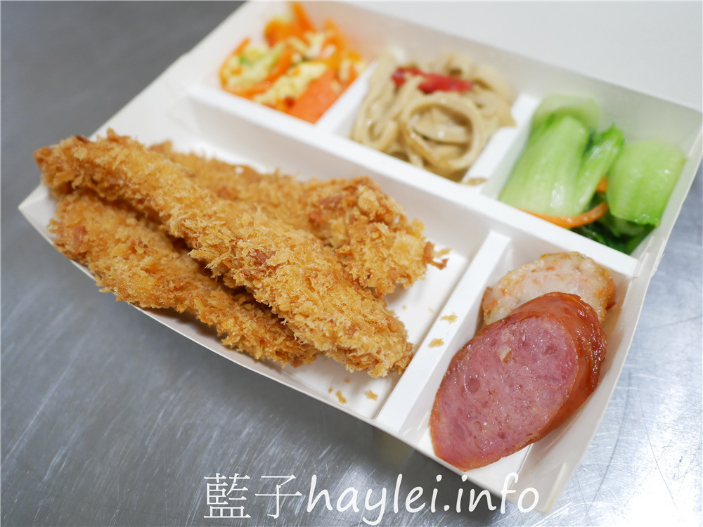 嘉義東區/桃城創意料理-味噌烤雞腿定食、炸豬排定食、炸雞排定食、魚定食套餐等，每日限量，通通80元，精緻的主食，豐富的菜色，出外人最愛的美味便當！2個可外送，大量訂單請前一天臉書預約訂餐～今天吃什麼/嘉義美食/嘉義便當/嘉義日式定食/網路預約取餐/每天更新菜單/藍子愛美食 中式料理 國內旅遊 攝影 民生資訊分享 飲食集錦 