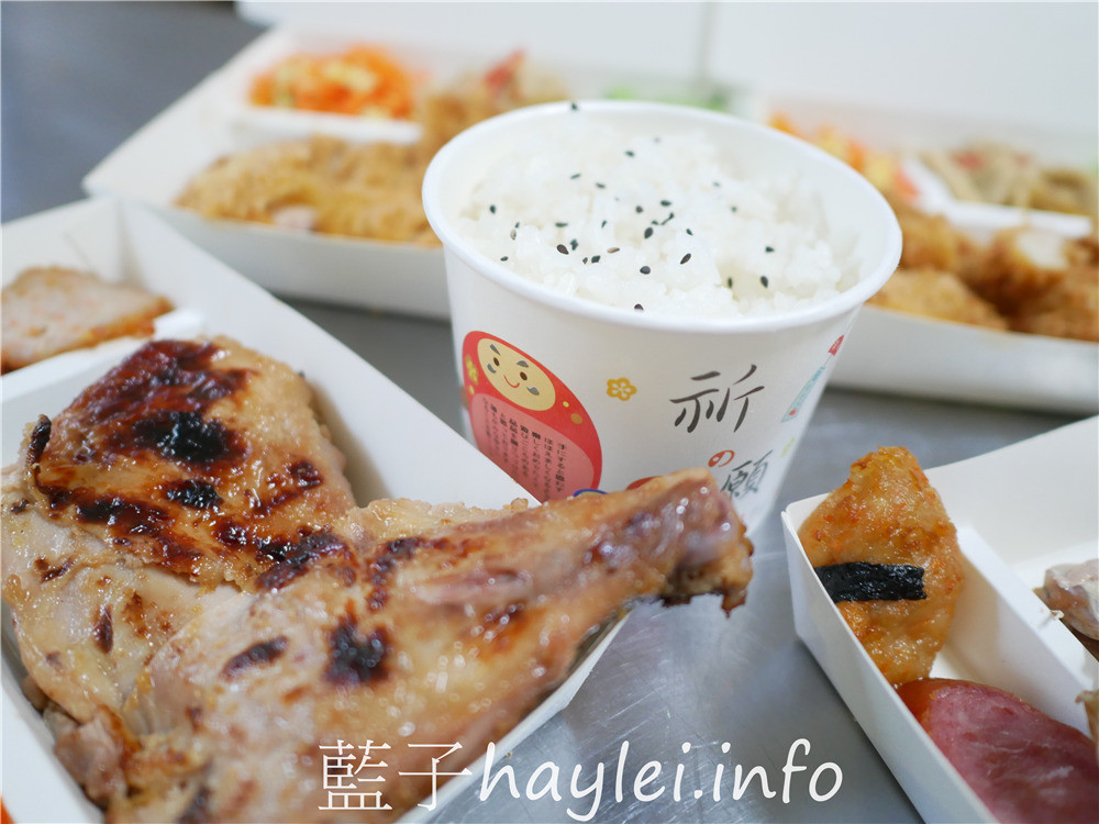 嘉義東區/桃城創意料理-味噌烤雞腿定食、炸豬排定食、炸雞排定食、魚定食套餐等，每日限量，通通80元，精緻的主食，豐富的菜色，出外人最愛的美味便當！2個可外送，大量訂單請前一天臉書預約訂餐～今天吃什麼/嘉義美食/嘉義便當/嘉義日式定食/網路預約取餐/每天更新菜單/藍子愛美食 中式料理 國內旅遊 攝影 民生資訊分享 飲食集錦 