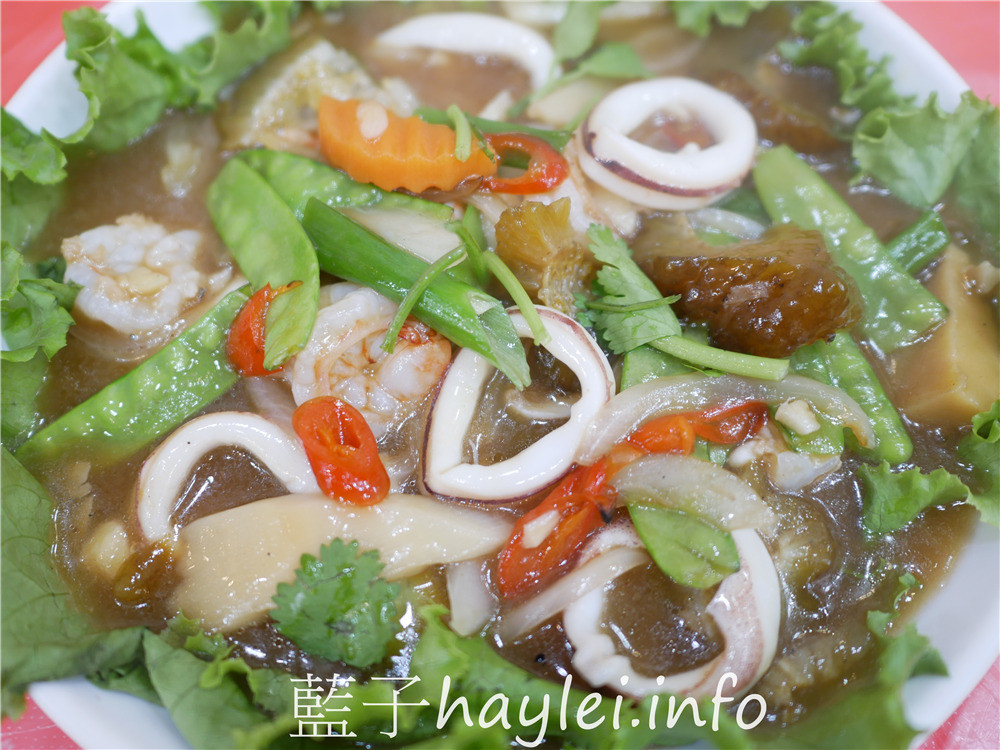 嘉義布袋/臨海海產店-布袋港觀光漁市內的美味熱炒海鮮料理，嘉義在地人推薦漁港美食，新鮮實在的海味，嘉義必吃海產美食~今天吃什麼/嘉義美食/嘉義旅遊/布袋美食/布袋港美食/海鮮熱炒/台菜熱炒/現撈生猛海鮮/平價消費/明碼標價/合菜餐廳/桌菜美食/總鋪師手路菜/藍子愛美食 中式料理 國內旅遊 攝影 民生資訊分享 飲食集錦 