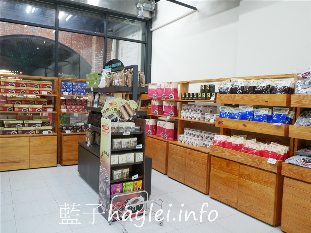 嘉義布袋/木草麵包-自有咖啡農場跟烘焙坊,提供美味咖啡、茶飲、墨西哥麵包、流心Q胖麻糬等美食,寬敞舒適的用餐區,是布袋港漁市周遭少有的悠閒用餐空間~今天吃什麼/嘉義美食/嘉義景點/嘉義下午茶/布袋美食小吃/嘉義咖啡/mucaobread/咖啡麵包/寮國波羅芬高原咖啡豆/藍子愛美食 國內旅遊 攝影 民生資訊分享 飲食集錦