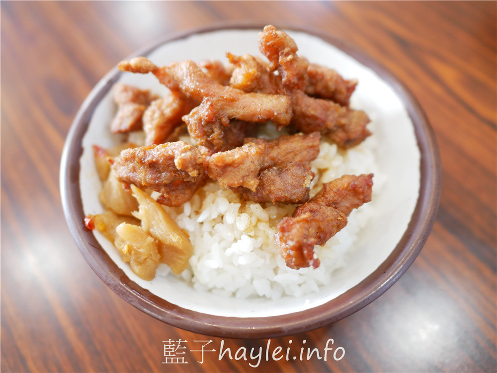 雲林斗六/深海深美食旗艦總店-紹興醉雞腿酒香肉嫩，炸雞腿&炸豆腐外脆內嫩又多汁，魠魚羹鮮甜美味跟超值必點的便當咖哩等，樣樣都是平價親民好滋味， 雙店面用餐環境寬敞明亮乾淨整潔，內有廁所，方便親子來訪~內有菜單!雲林美食/雲林旅遊/斗六美食/30年老字號/斗六小吃/藍子愛美食 中式料理 國內旅遊 攝影 民生資訊分享 飲食集錦 
