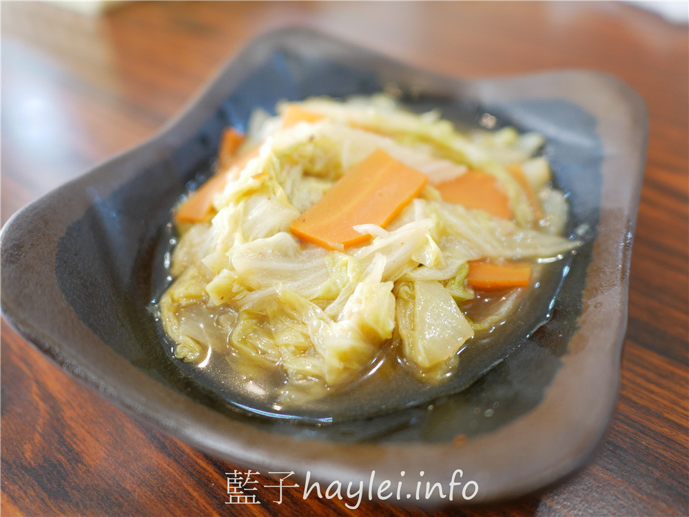 雲林斗六/深海深美食旗艦總店-紹興醉雞腿酒香肉嫩，炸雞腿&炸豆腐外脆內嫩又多汁，魠魚羹鮮甜美味跟超值必點的便當咖哩等，樣樣都是平價親民好滋味， 雙店面用餐環境寬敞明亮乾淨整潔，內有廁所，方便親子來訪~內有菜單!雲林美食/雲林旅遊/斗六美食/30年老字號/斗六小吃/藍子愛美食 中式料理 國內旅遊 攝影 民生資訊分享 飲食集錦 
