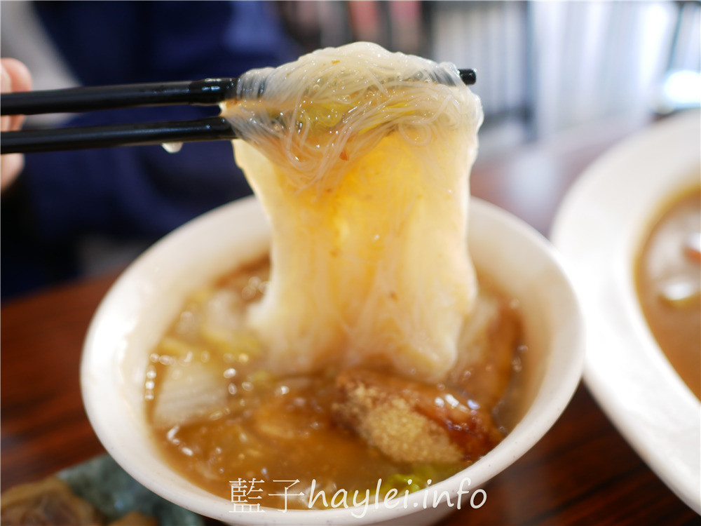 雲林斗六/深海深美食旗艦總店-紹興醉雞腿酒香肉嫩，炸雞腿&炸豆腐外脆內嫩又多汁，魠魚羹鮮甜美味跟超值必點的便當咖哩等，樣樣都是平價親民好滋味， 雙店面用餐環境寬敞明亮乾淨整潔，內有廁所，方便親子來訪~內有菜單!雲林美食/雲林旅遊/斗六美食/30年老字號/斗六小吃/藍子愛美食 中式料理 國內旅遊 攝影 民生資訊分享 飲食集錦 