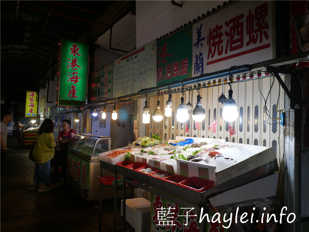 嘉義布袋/布袋港觀光漁市/東港海產-鮮美實惠的在地美味,推薦蒜苗烏魚膘、清蒸虎斑魚、蚵仔煎、空心菜炒筍絲等特色美食,一桌合菜2500起,布袋在地人推薦海鮮餐廳,看文章說通關密碼好菜直接送!今天吃什麼/嘉義美食/嘉義旅遊/嘉義海鮮/嘉義海產店推薦/熱炒海鮮/台菜熱炒/藍子愛美食 中式料理 國內旅遊 攝影 民生資訊分享 飲食集錦