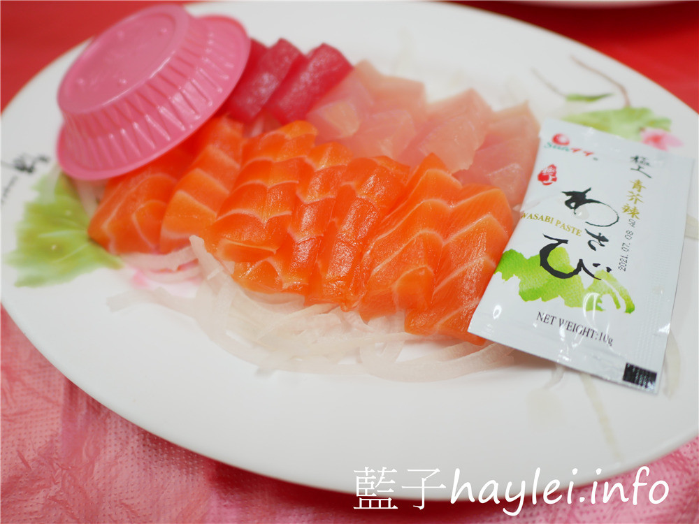 嘉義布袋/布袋港觀光漁市/東港海產-鮮美實惠的在地美味,推薦蒜苗烏魚膘、清蒸虎斑魚、蚵仔煎、空心菜炒筍絲等特色美食,一桌合菜2500起,布袋在地人推薦海鮮餐廳,看文章說通關密碼好菜直接送!今天吃什麼/嘉義美食/嘉義旅遊/嘉義海鮮/嘉義海產店推薦/熱炒海鮮/台菜熱炒/藍子愛美食 中式料理 國內旅遊 攝影 民生資訊分享 飲食集錦
