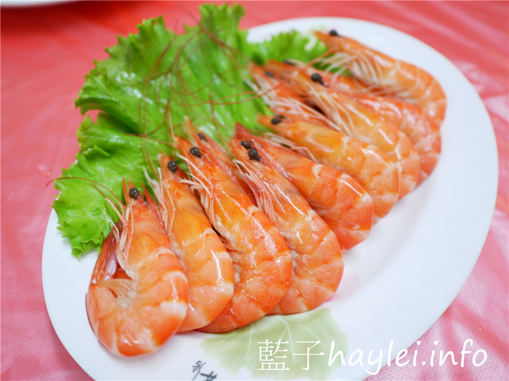 嘉義布袋/布袋港觀光漁市/東港海產-鮮美實惠的在地美味,推薦蒜苗烏魚膘、清蒸虎斑魚、蚵仔煎、空心菜炒筍絲等特色美食,一桌合菜2500起,布袋在地人推薦海鮮餐廳,看文章說通關密碼好菜直接送!今天吃什麼/嘉義美食/嘉義旅遊/嘉義海鮮/嘉義海產店推薦/熱炒海鮮/台菜熱炒/藍子愛美食 中式料理 國內旅遊 攝影 民生資訊分享 飲食集錦