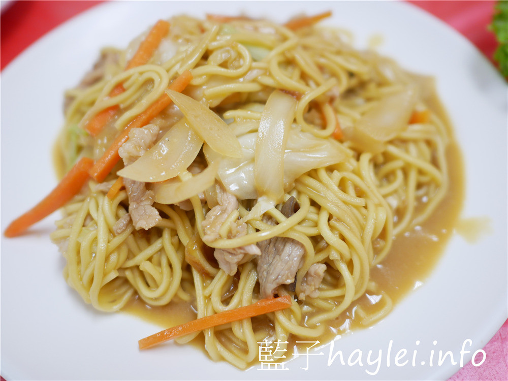 嘉義布袋/布袋港觀光漁市/東港海產-鮮美實惠的在地美味,推薦蒜苗烏魚膘、清蒸虎斑魚、蚵仔煎、空心菜炒筍絲等特色美食,一桌合菜2500起,布袋在地人推薦海鮮餐廳,看文章說通關密碼好菜直接送!今天吃什麼/嘉義美食/嘉義旅遊/嘉義海鮮/嘉義海產店推薦/熱炒海鮮/台菜熱炒/藍子愛美食 中式料理 國內旅遊 攝影 民生資訊分享 飲食集錦