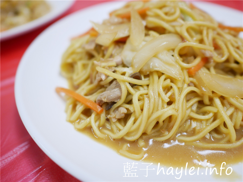 嘉義布袋/布袋港觀光漁市/東港海產-鮮美實惠的在地美味,推薦蒜苗烏魚膘、清蒸虎斑魚、蚵仔煎、空心菜炒筍絲等特色美食,一桌合菜2500起,布袋在地人推薦海鮮餐廳,看文章說通關密碼好菜直接送!今天吃什麼/嘉義美食/嘉義旅遊/嘉義海鮮/嘉義海產店推薦/熱炒海鮮/台菜熱炒/藍子愛美食 中式料理 國內旅遊 攝影 民生資訊分享 飲食集錦