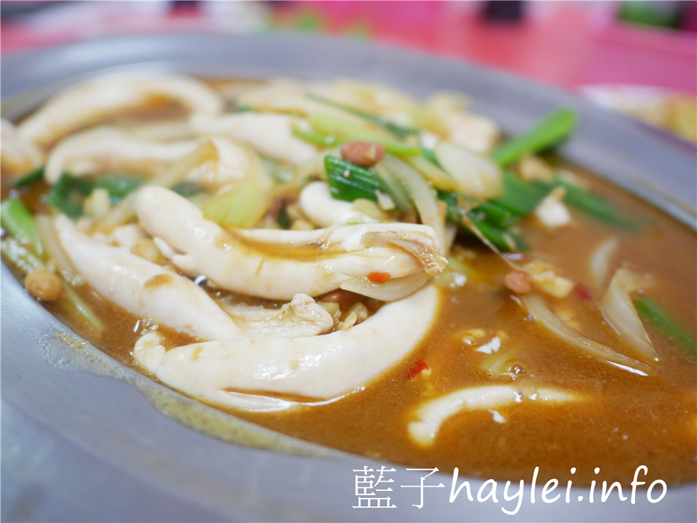 嘉義布袋/布袋港觀光漁市/東港海產-鮮美實惠的在地美味,推薦蒜苗烏魚膘、清蒸虎斑魚、蚵仔煎、空心菜炒筍絲等特色美食,一桌合菜2500起,布袋在地人推薦海鮮餐廳,看文章說通關密碼好菜直接送!今天吃什麼/嘉義美食/嘉義旅遊/嘉義海鮮/嘉義海產店推薦/熱炒海鮮/台菜熱炒/藍子愛美食 中式料理 國內旅遊 攝影 民生資訊分享 飲食集錦
