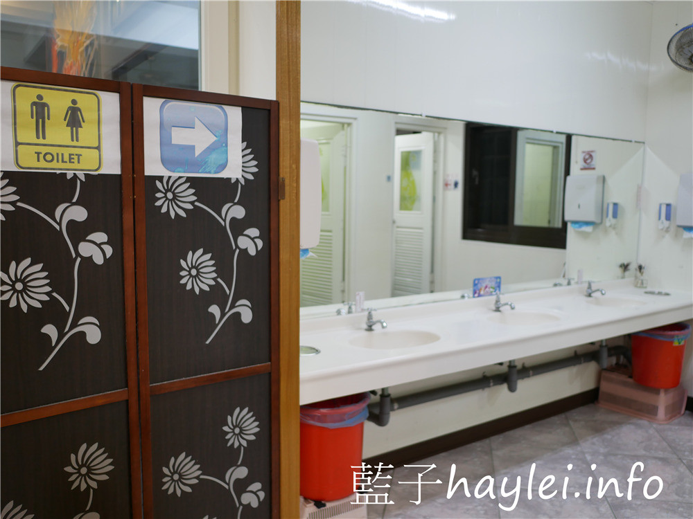 嘉義東石/林記蚵餃-飯店級環境享用台灣在地小吃,蚵仔麵線、蚵餃跟蚵捲美味好吃,內有冷氣、廁所、wifi、插座,服務親切,價格平價,推薦四人660享受滿滿一桌九道菜的鮮蚵宴,在地人推薦平價實惠在地小吃!今天吃什麼/嘉義美食/嘉義旅遊/嘉義小吃/東石美食/東石鮮蚵/藍子愛美食 中式料理 國內旅遊 攝影 民生資訊分享 飲食集錦