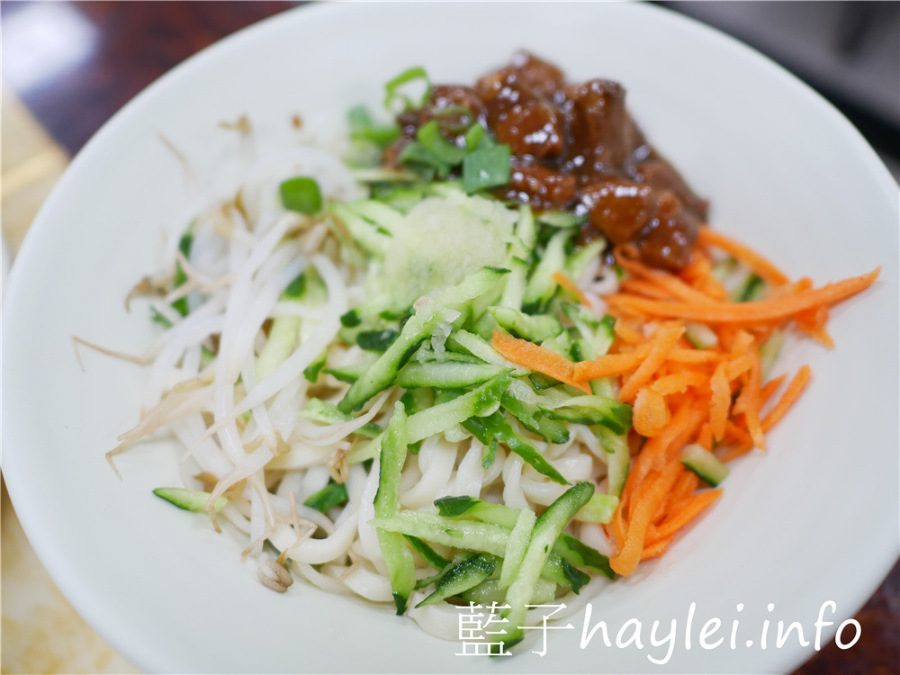 嘉義東石/林記蚵餃-飯店級環境享用台灣在地小吃,蚵仔麵線、蚵餃跟蚵捲美味好吃,內有冷氣、廁所、wifi、插座,服務親切,價格平價,推薦四人660享受滿滿一桌九道菜的鮮蚵宴,在地人推薦平價實惠在地小吃!今天吃什麼/嘉義美食/嘉義旅遊/嘉義小吃/東石美食/東石鮮蚵/藍子愛美食 中式料理 國內旅遊 攝影 民生資訊分享 飲食集錦