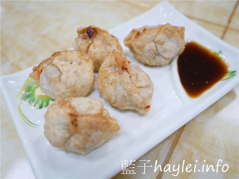 嘉義東石/林記蚵餃-飯店級環境享用台灣在地小吃,蚵仔麵線、蚵餃跟蚵捲美味好吃,內有冷氣、廁所、wifi、插座,服務親切,價格平價,推薦四人660享受滿滿一桌九道菜的鮮蚵宴,在地人推薦平價實惠在地小吃!今天吃什麼/嘉義美食/嘉義旅遊/嘉義小吃/東石美食/東石鮮蚵/藍子愛美食 中式料理 國內旅遊 攝影 民生資訊分享 飲食集錦