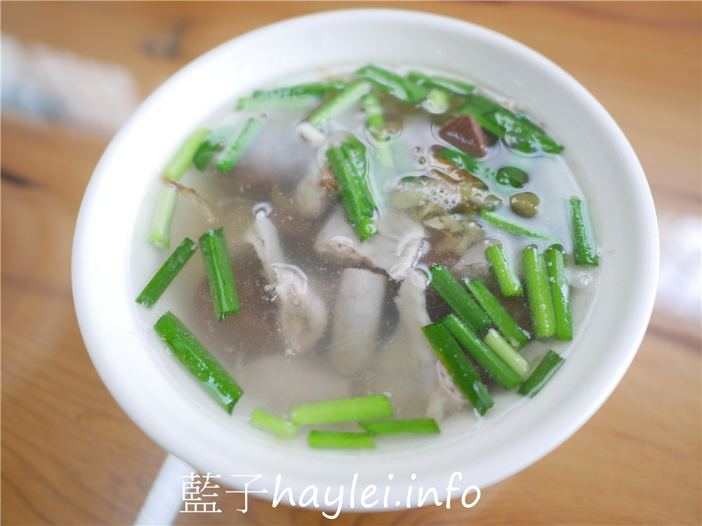 嘉義東區/阿來碗粿台林街總店-嘉義人從小吃到大的美味碗粿店，肉骨湯、米糕跟豬血粉腸湯也非常好吃唷！今天吃什麼/嘉義美食/嘉義旅遊/嘉義小吃/嘉義碗粿名店推薦/嘉義必吃美食/嘉義米食推薦/嘉義在地人推薦美食/台灣小吃/台灣美食/藍子愛美食 中式料理 國內旅遊 攝影 民生資訊分享 飲食集錦 