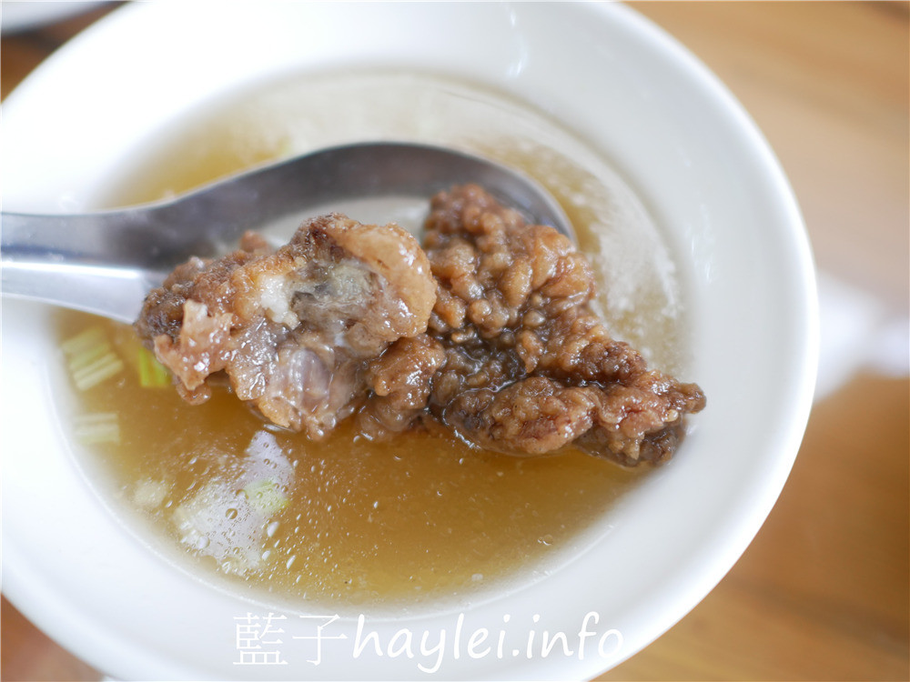 嘉義東區/阿來碗粿台林街總店-嘉義人從小吃到大的美味碗粿店，肉骨湯、米糕跟豬血粉腸湯也非常好吃唷！今天吃什麼/嘉義美食/嘉義旅遊/嘉義小吃/嘉義碗粿名店推薦/嘉義必吃美食/嘉義米食推薦/嘉義在地人推薦美食/台灣小吃/台灣美食/藍子愛美食 中式料理 國內旅遊 攝影 民生資訊分享 飲食集錦 