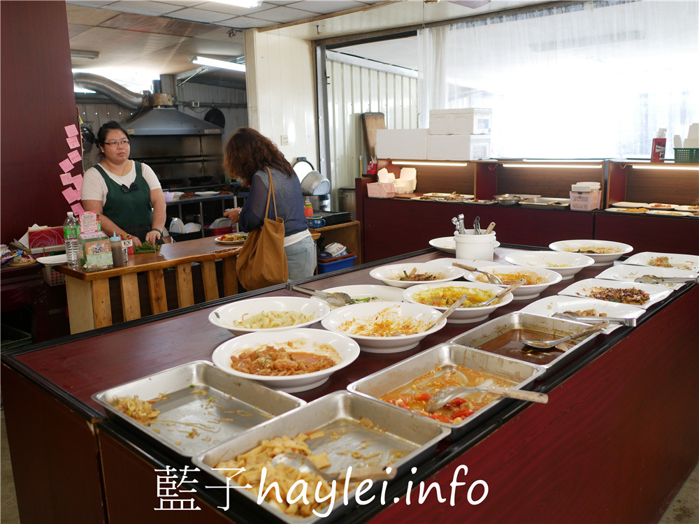 嘉義東石/賓火雞肉飯-簡單方便的便民自助餐，只有中午營業，菜色從十一點半開賣，賣完為止！今天吃什麼/嘉義美食/嘉義旅遊/嘉義小吃/嘉義自助餐/嘉義便當/東石美食/東食小吃/東石簡餐/東石自助餐/藍子愛美食 中式料理 國內旅遊 攝影 民生資訊分享 飲食集錦 