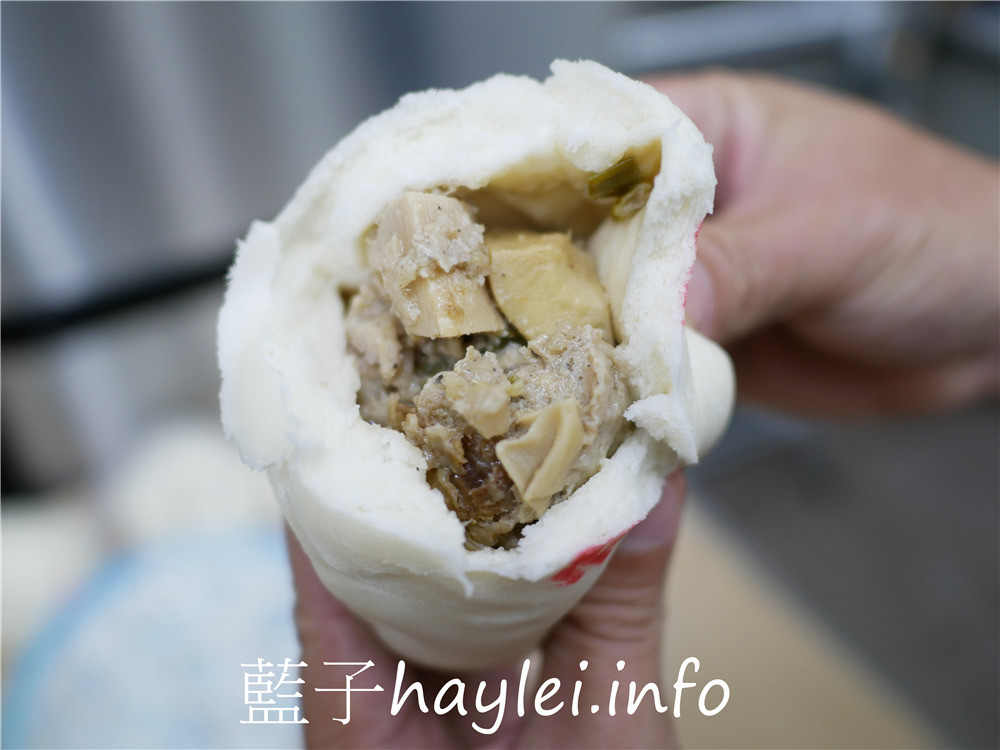 台中潭子/一雲包子饅頭專賣店-採用老麵製作麵糰，不論包子或饅頭的麵體吃起來都特別鬆軟彈香，特別可口！今天吃什麼/台中美食/台中小吃/潭子美食/潭子小吃/勝利路早點/台中麵食/台中包子饅頭/傳統美食/藍子愛美食 中式料理 健康養身 國內旅遊 攝影 民生資訊分享 飲食集錦 