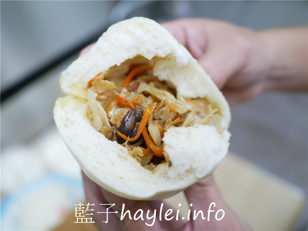 台中潭子/一雲包子饅頭專賣店-採用老麵製作麵糰，不論包子或饅頭的麵體吃起來都特別鬆軟彈香，特別可口！今天吃什麼/台中美食/台中小吃/潭子美食/潭子小吃/勝利路早點/台中麵食/台中包子饅頭/傳統美食/藍子愛美食 中式料理 健康養身 國內旅遊 攝影 民生資訊分享 飲食集錦 