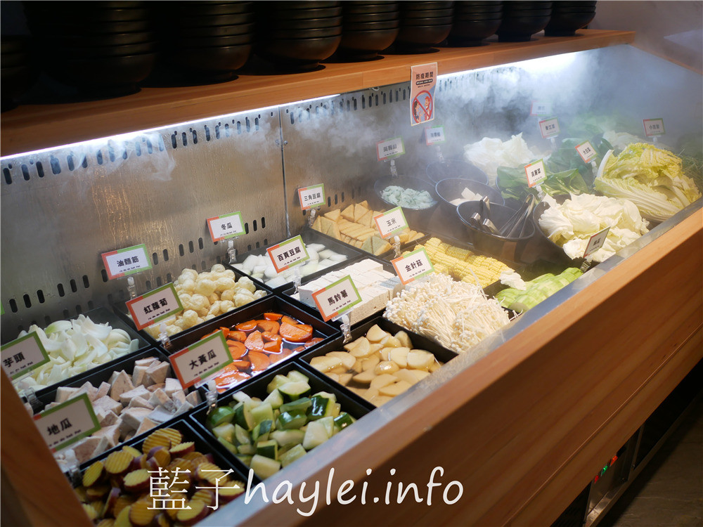 台中西區/肉多多火鍋/台中向上店-超吸睛的絕美肉蛋糕???不拍照打卡怎麼行~台中必吃火鍋吃到飽,爆炒鍋底鮮香四溢,269起蔬菜自助吧、麵條、白飯、汽水、茶飲、冰淇淋無限供應!雙人澎湃三寶饗宴,滿滿的肉品豐富滋味!台中美食/台中火鍋/台中吃到飽/侏儸紀公園主題餐廳/明果冰淇淋/藍子愛美食 中式料理 國內旅遊 攝影 民生資訊分享 飲食集錦