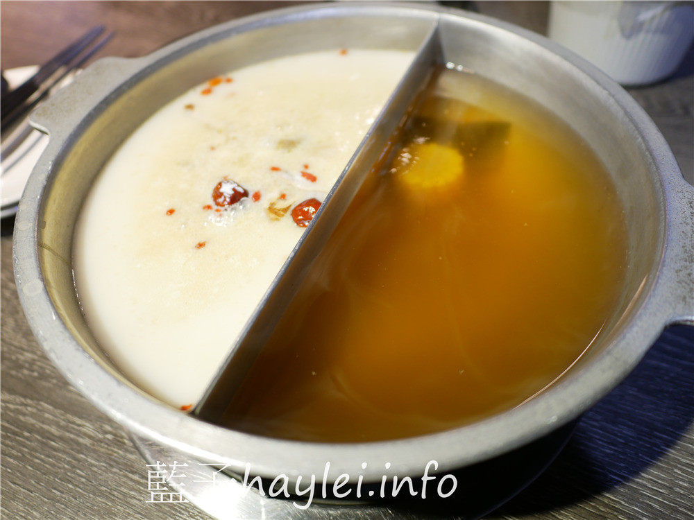 台中西區/肉多多火鍋/台中向上店-超吸睛的絕美肉蛋糕???不拍照打卡怎麼行~台中必吃火鍋吃到飽,爆炒鍋底鮮香四溢,269起蔬菜自助吧、麵條、白飯、汽水、茶飲、冰淇淋無限供應!雙人澎湃三寶饗宴,滿滿的肉品豐富滋味!台中美食/台中火鍋/台中吃到飽/侏儸紀公園主題餐廳/明果冰淇淋/藍子愛美食 中式料理 國內旅遊 攝影 民生資訊分享 飲食集錦