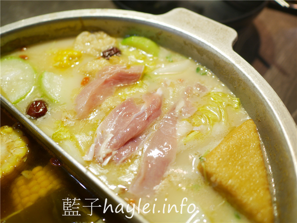 台中西區/肉多多火鍋/台中向上店-超吸睛的絕美肉蛋糕???不拍照打卡怎麼行~台中必吃火鍋吃到飽,爆炒鍋底鮮香四溢,269起蔬菜自助吧、麵條、白飯、汽水、茶飲、冰淇淋無限供應!雙人澎湃三寶饗宴,滿滿的肉品豐富滋味!台中美食/台中火鍋/台中吃到飽/侏儸紀公園主題餐廳/明果冰淇淋/藍子愛美食 中式料理 國內旅遊 攝影 民生資訊分享 飲食集錦