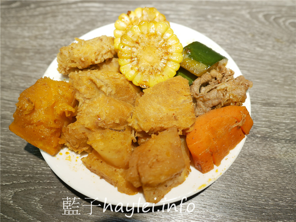 台中西區/肉多多火鍋/台中向上店-超吸睛的絕美肉蛋糕???不拍照打卡怎麼行~台中必吃火鍋吃到飽,爆炒鍋底鮮香四溢,269起蔬菜自助吧、麵條、白飯、汽水、茶飲、冰淇淋無限供應!雙人澎湃三寶饗宴,滿滿的肉品豐富滋味!台中美食/台中火鍋/台中吃到飽/侏儸紀公園主題餐廳/明果冰淇淋/藍子愛美食 中式料理 國內旅遊 攝影 民生資訊分享 飲食集錦