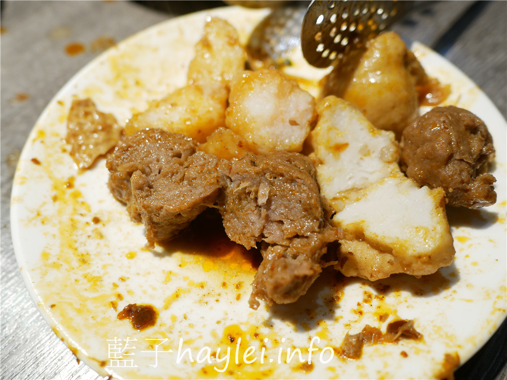 台中西區/肉多多火鍋/台中向上店-超吸睛的絕美肉蛋糕???不拍照打卡怎麼行~台中必吃火鍋吃到飽,爆炒鍋底鮮香四溢,269起蔬菜自助吧、麵條、白飯、汽水、茶飲、冰淇淋無限供應!雙人澎湃三寶饗宴,滿滿的肉品豐富滋味!台中美食/台中火鍋/台中吃到飽/侏儸紀公園主題餐廳/明果冰淇淋/藍子愛美食 中式料理 國內旅遊 攝影 民生資訊分享 飲食集錦