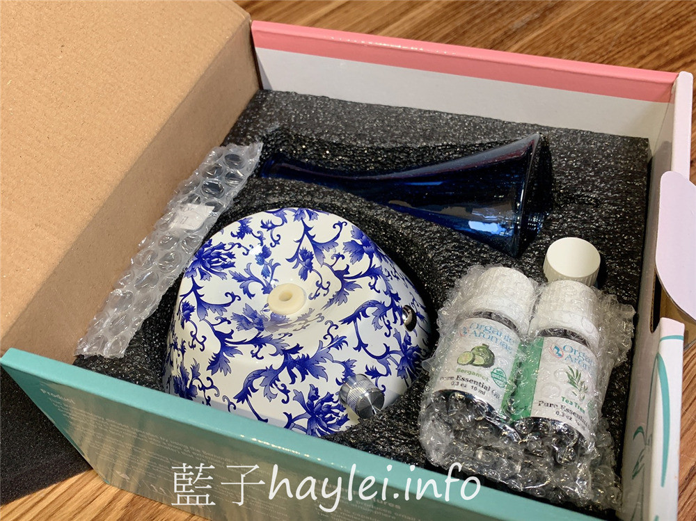 室內香氛/美國精油擴香儀領導品牌/有機香氛Organic Aromas/有機香氛擴香儀-富裕(青花瓷)，無與倫比的絕美青花瓷設計，增添生活情趣，帶動每天好心情～多樣化絕美造型擴香儀，增添居家香氛，送禮自用兩相宜！居家生活/3C好物/精油擴香/生活家電/芳香療癒/健康樂活/藍子樂生活 3C相關 保養品分享 健康養身 攝影 民生資訊分享 