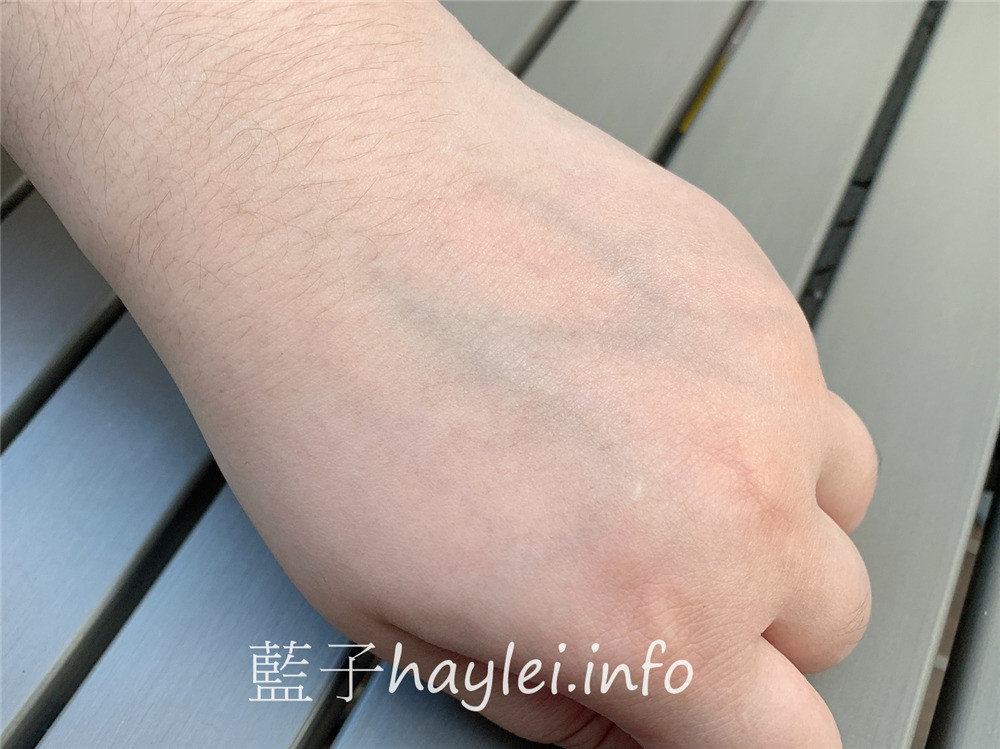 Herbacin德國小甘菊/小甘菊經典護手霜、小甘菊1號護手霜-百年經典的德國洋甘菊療癒清香，植物甘油＆矽複合物幫助充分滲透肌膚滋潤並提供如同隱形手套的保護膜，柔護滋養雙手，秋冬保護肌膚最棒的好朋友～肌膚保養/滋潤肌膚/乳霜/身體保養/手部保養/修護粗糙/滋潤乾燥/藍子愛保養 保養品分享 健康養身 彩妝品 彩妝品分享 攝影 民生資訊分享 