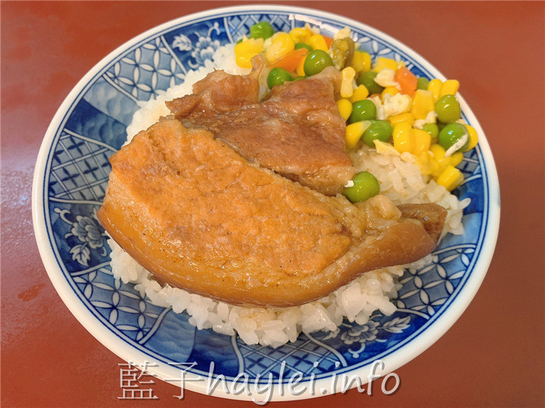 台中沙鹿/中二高控肉飯-平價實惠的媽媽味家常菜,撫慰外出遊子的味蕾~推薦控肉飯、腿庫飯、雞腿飯!今天吃什麼/台中美食/台中旅遊/台中小吃/台中便當/台中簡餐/中式速食店/沙鹿美食/沙鹿小吃店/沙鹿便當店/蘋果日報推薦美食/外食便當推薦/吃貨日記/近中二高/藍子愛美食 中式料理 國內旅遊 攝影 民生資訊分享 飲食集錦