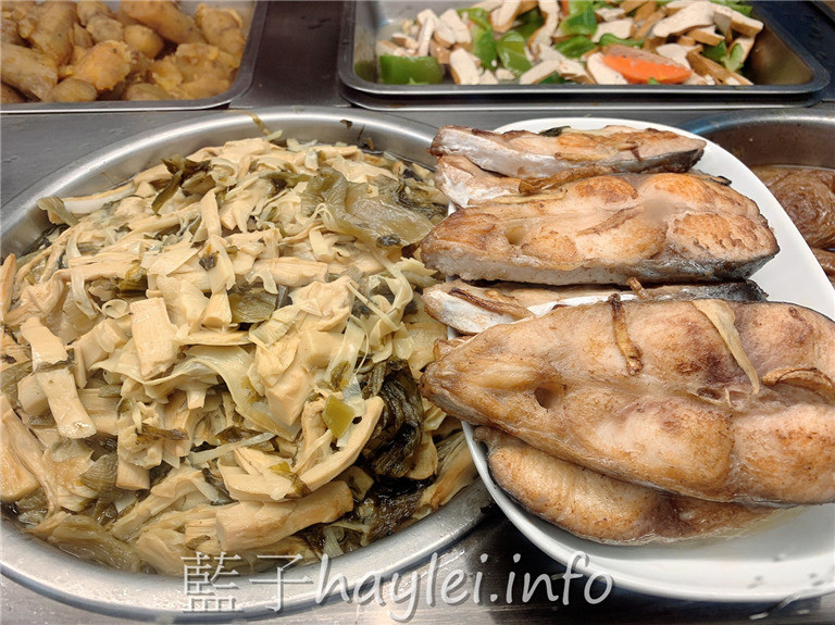 台中沙鹿/中二高控肉飯-平價實惠的媽媽味家常菜,撫慰外出遊子的味蕾~推薦控肉飯、腿庫飯、雞腿飯!今天吃什麼/台中美食/台中旅遊/台中小吃/台中便當/台中簡餐/中式速食店/沙鹿美食/沙鹿小吃店/沙鹿便當店/蘋果日報推薦美食/外食便當推薦/吃貨日記/近中二高/藍子愛美食 中式料理 國內旅遊 攝影 民生資訊分享 飲食集錦
