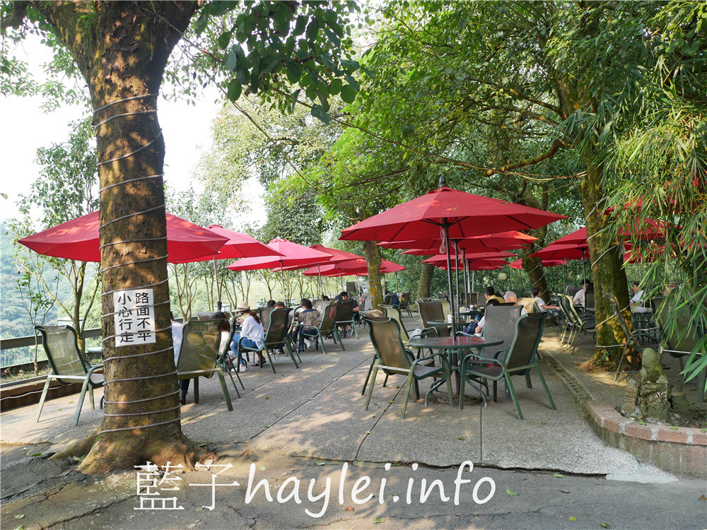 雲林古坑/仙地咖啡-華山最高景觀咖啡廳,可以遠眺台灣七縣市夜景,沐浴在自然環境中受芬多精的洗禮,悠閒享受午後時光,品味古坑咖啡、簡餐、火鍋、下午茶等美食~今天吃什麼/雲林美食/雲林景點/古坑華山/華山景點/華山咖啡廳/雲林景觀咖啡廳/雲林露營場地/華山咖啡園區/藍子愛美食 中式料理 健康養身 國內旅遊 攝影 民生資訊分享 飲食集錦