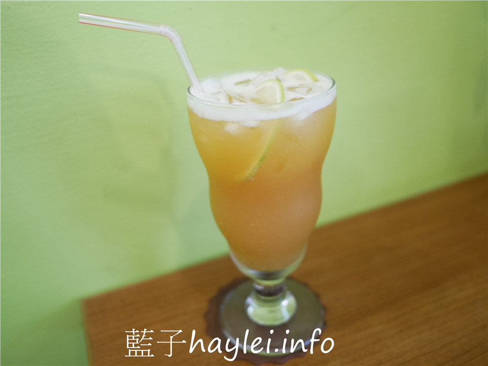 嘉義西區/融合度咖啡館-人情味自家烘焙的手沖咖啡館,空氣中充滿了咖啡香醇的氣息,感覺特別有文青氛圍~單品咖啡跟手工重乳酪蛋糕都很推薦!今天吃什麼/嘉義美食/嘉義旅遊/嘉義下午茶/嘉義咖啡館/西區咖啡館/文青咖啡廳/咖啡美食/哥斯大黎加蕭邦/乳酪蛋糕/水果茶/嘉義甜點/藍子愛美食 國內旅遊 攝影 民生資訊分享 飲食集錦